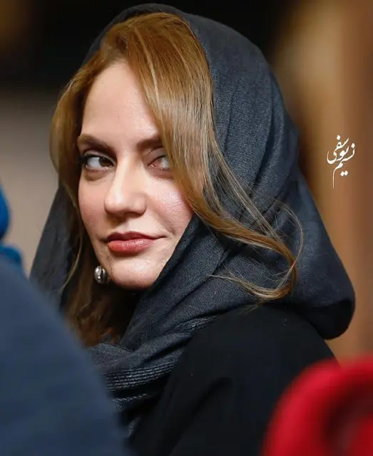 Download Images of Mahnaz Afshar - Famous Iranian Actress
