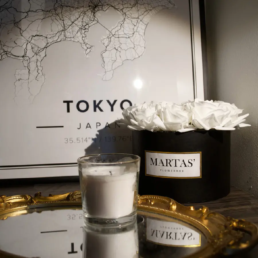 Beautiful White Rose Box