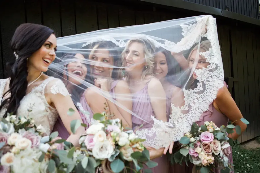Wedding Photography Poses With Bridesmaids