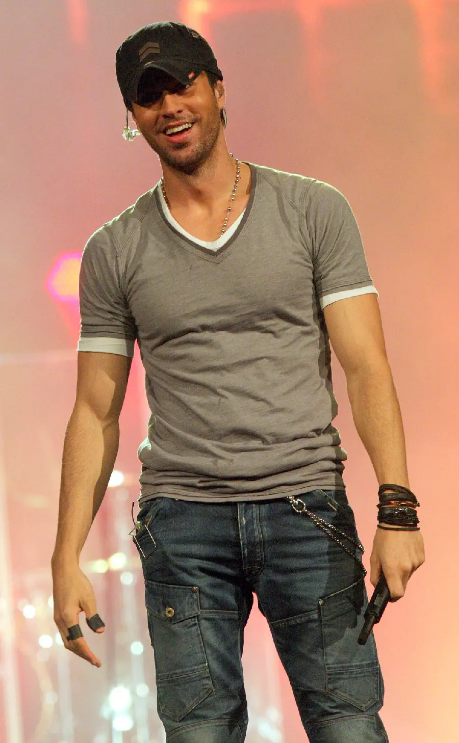 Download Enrique Iglesias Pop Singer Image