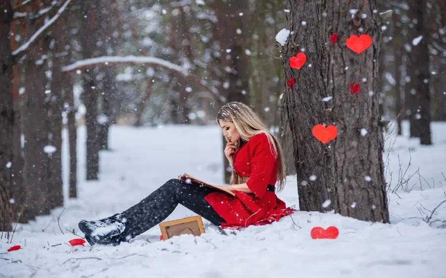 Luxury Romantic Profile Picture