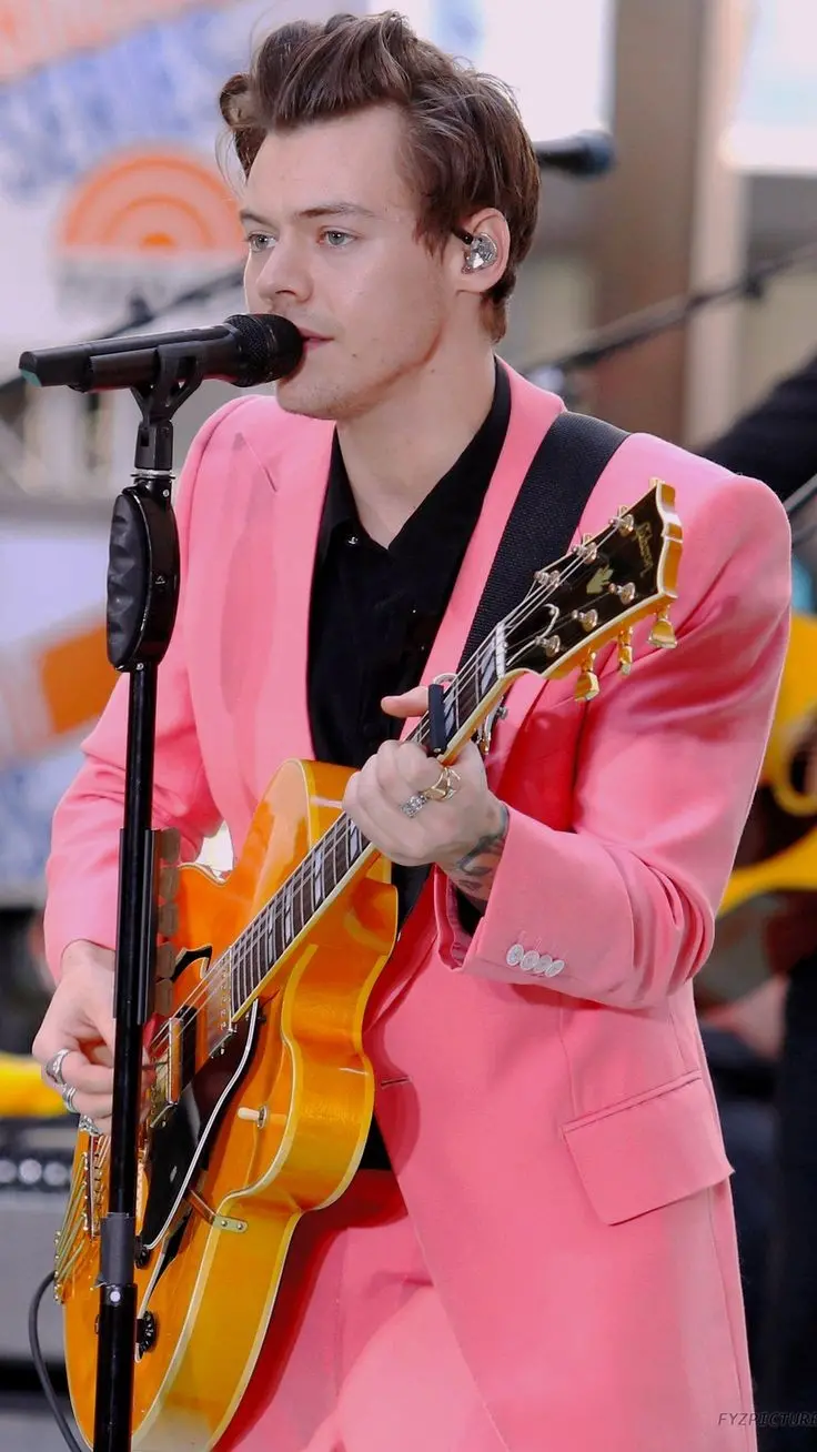 Download Harry Styles Picture in Famous Boy Band