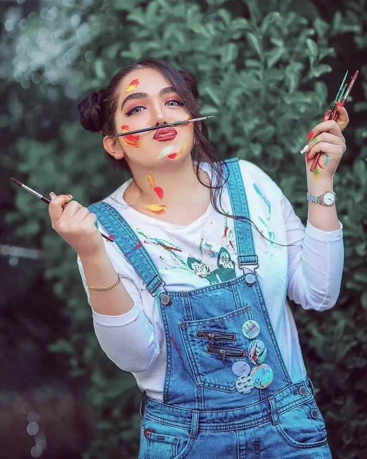 Girl Painter Profile Picture