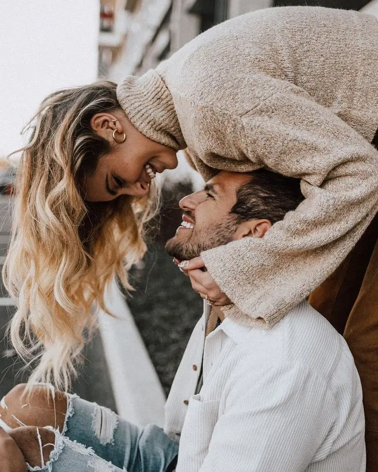 Download Background of Smiling Lovers
