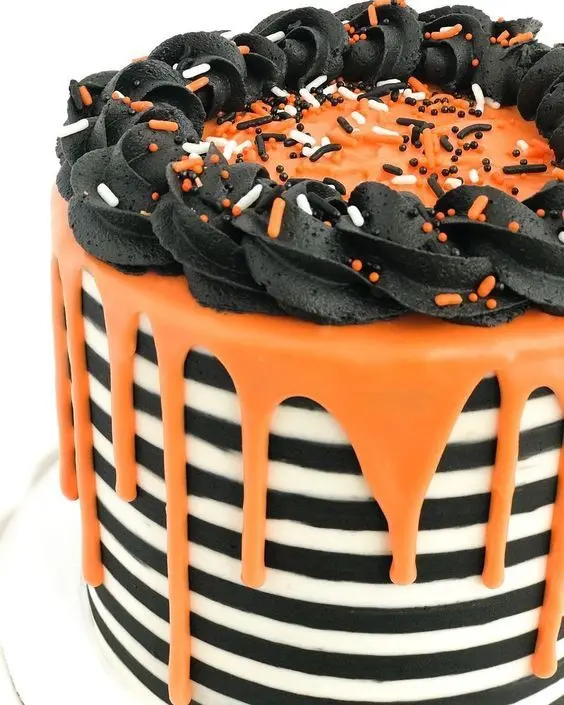 Simple Halloween Cake Design Photo