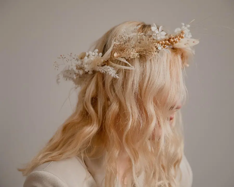 Simple Beautiful Hairstyle for Short Hair with Floral Crown