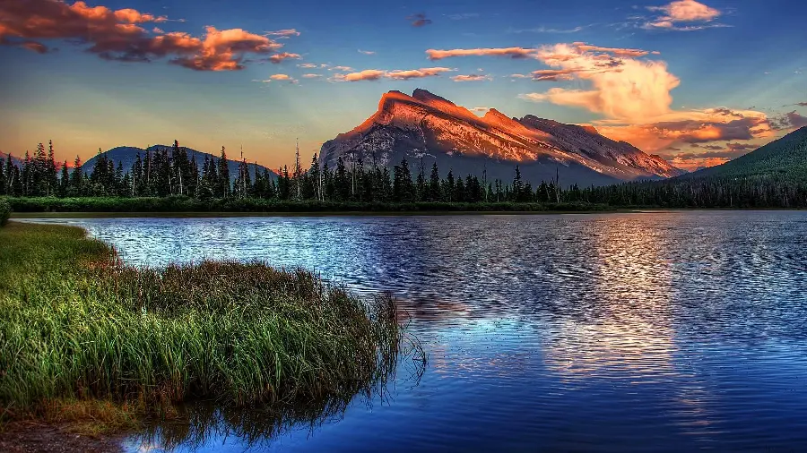Banff Park Scenic View Photo