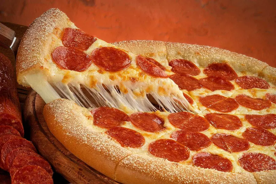 High-Quality Pepperoni Pizza Image