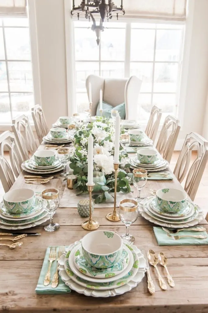 French Style Dining Table Arrangement Photo