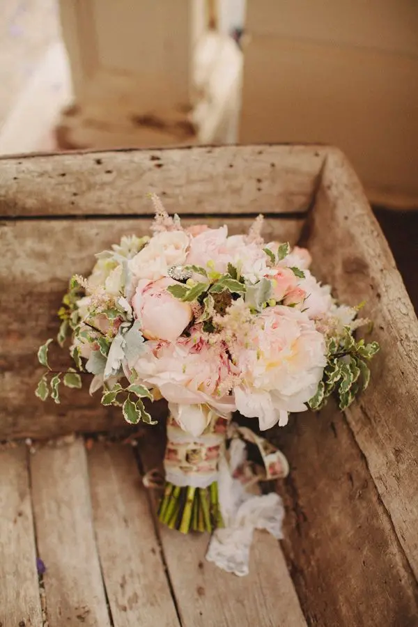 Round Bridal Bouquet Photos and Models for Weddings