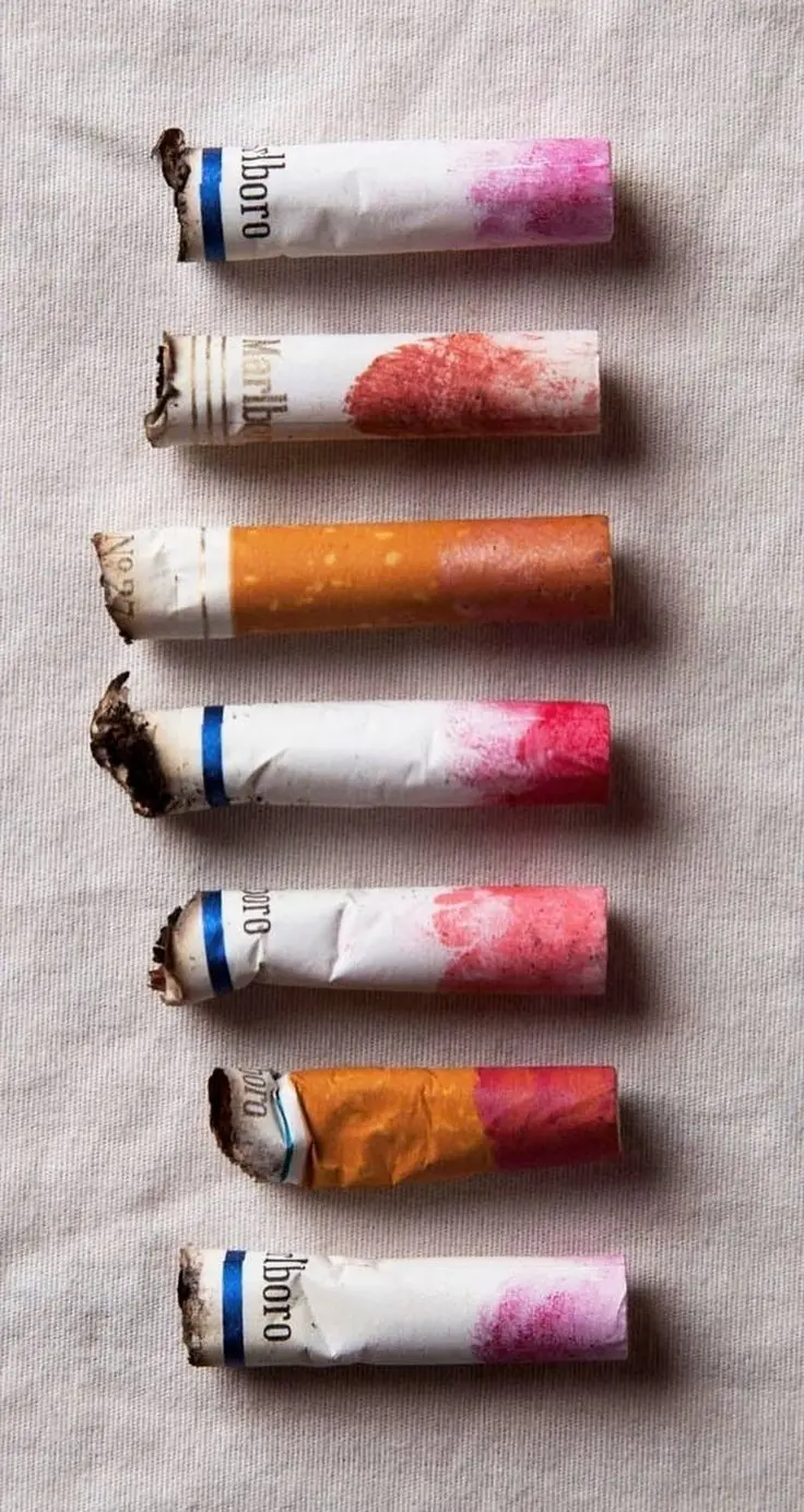 Download Wallpaper of Cigarette and Lipstick Marks