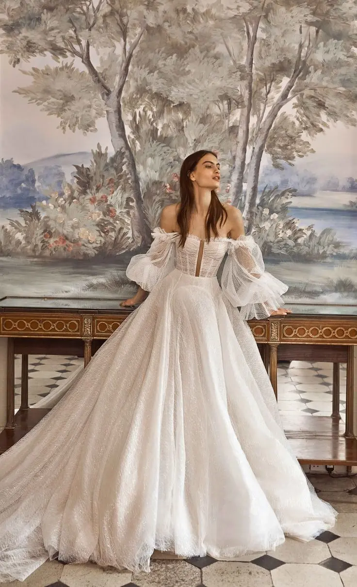 Dreamy and Beautiful Wedding Dress - Perfect for Formal Photos
