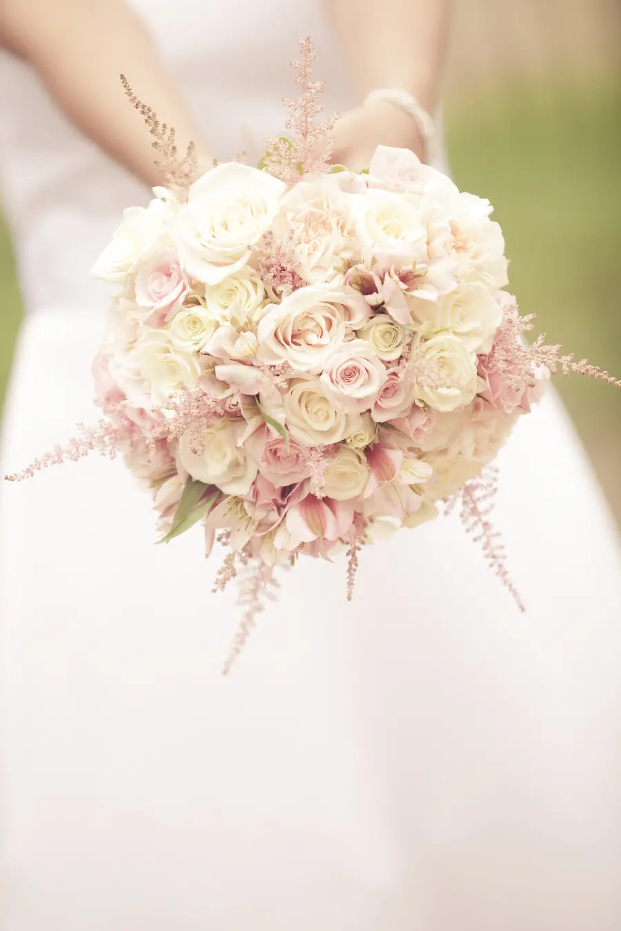 Cream and Pink Bridal Bouquet Photos and Models