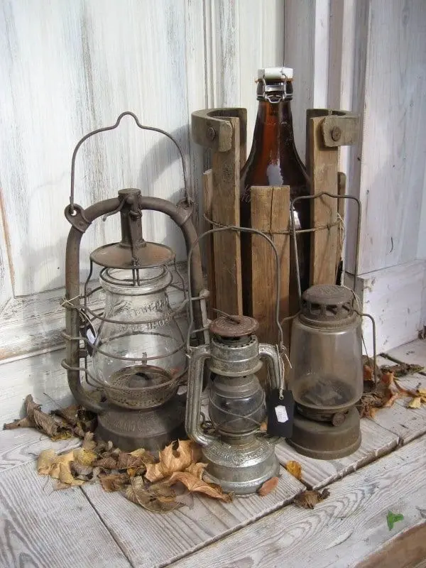 Download High-Quality Antique Lantern Image for Artistic Inspiration