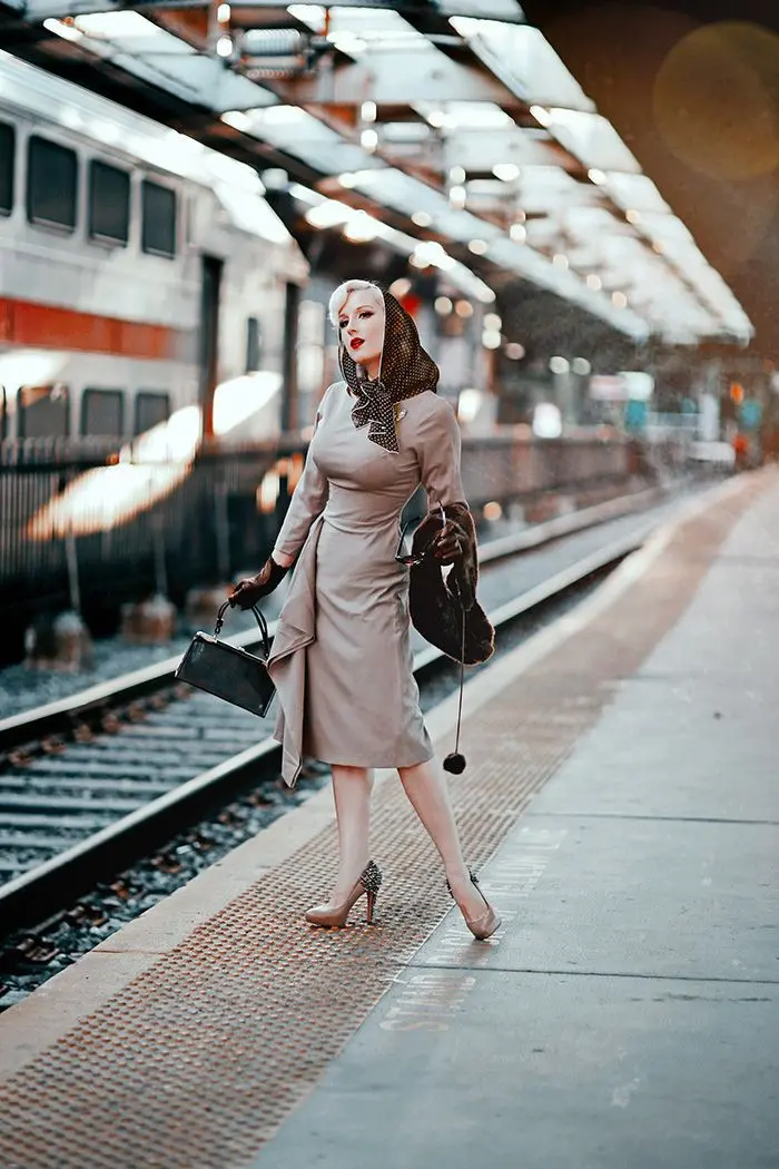 Download Beautiful Girl Profile Picture at Train Station