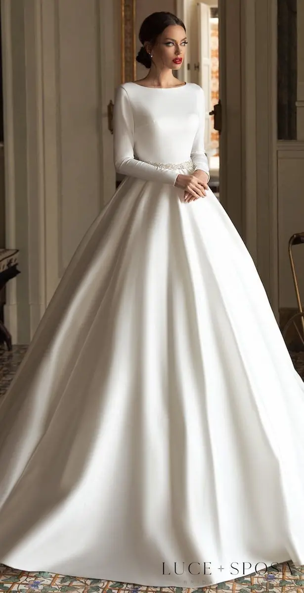 Simple and Chic Wedding Dress - 2021 Trend