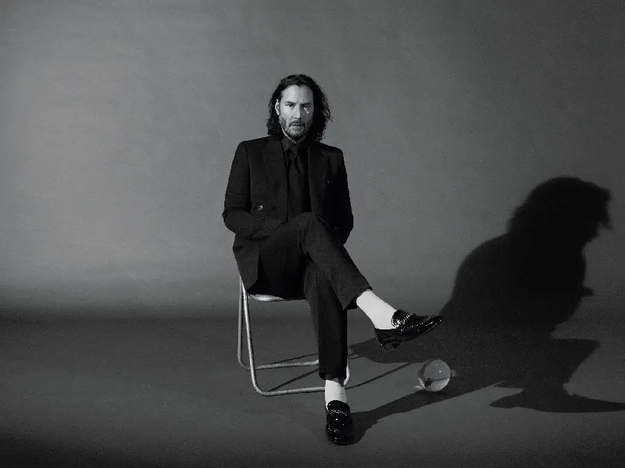 Download Wallpapers of Keanu Reeves - A Superhero Without a Cape