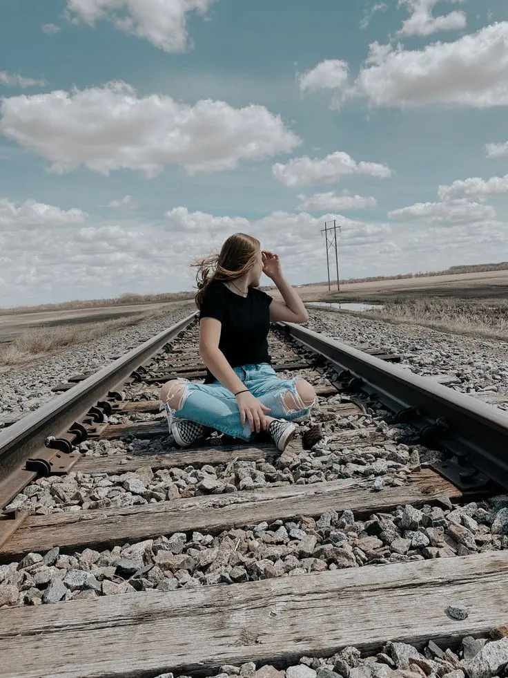 Download Girly Railway Profile Picture