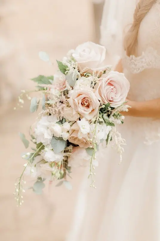 Cascading Bridal Bouquet Photos and Models for Weddings