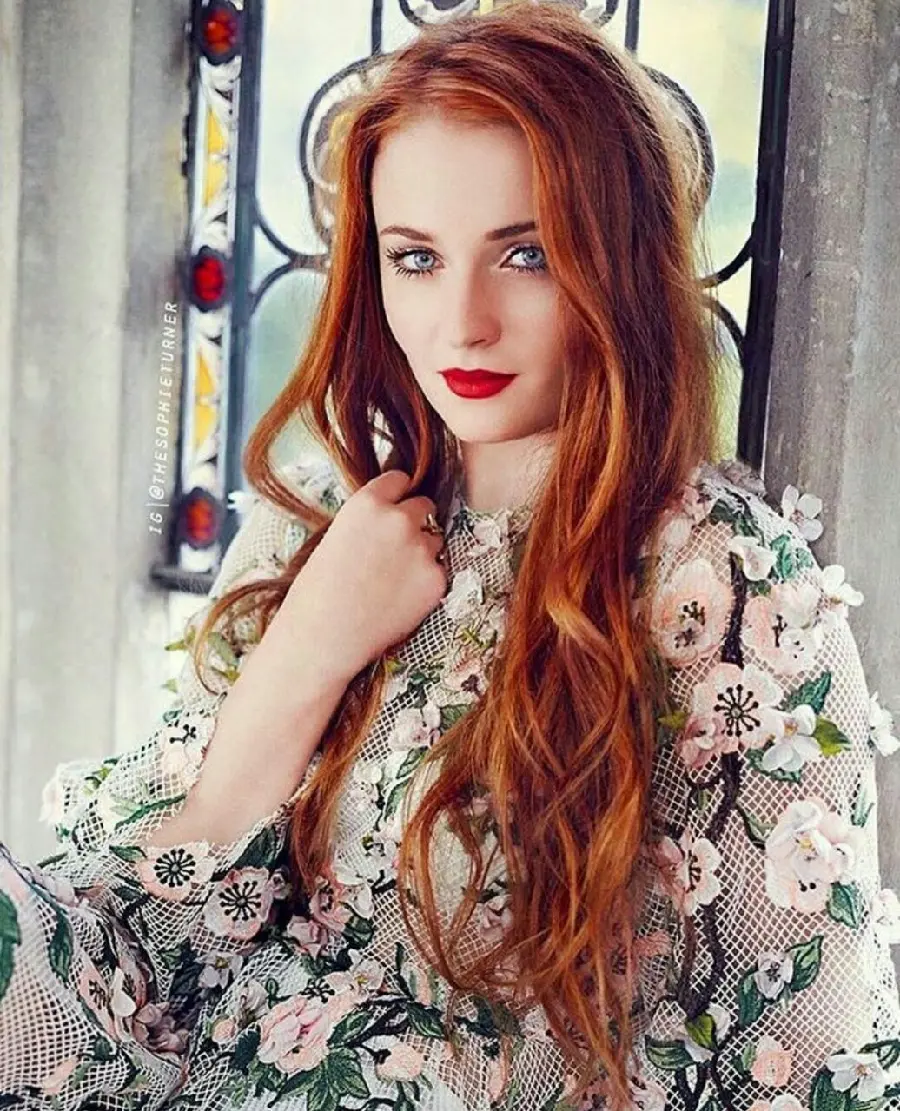 Sophie Turner Photo Game of Thrones Actress