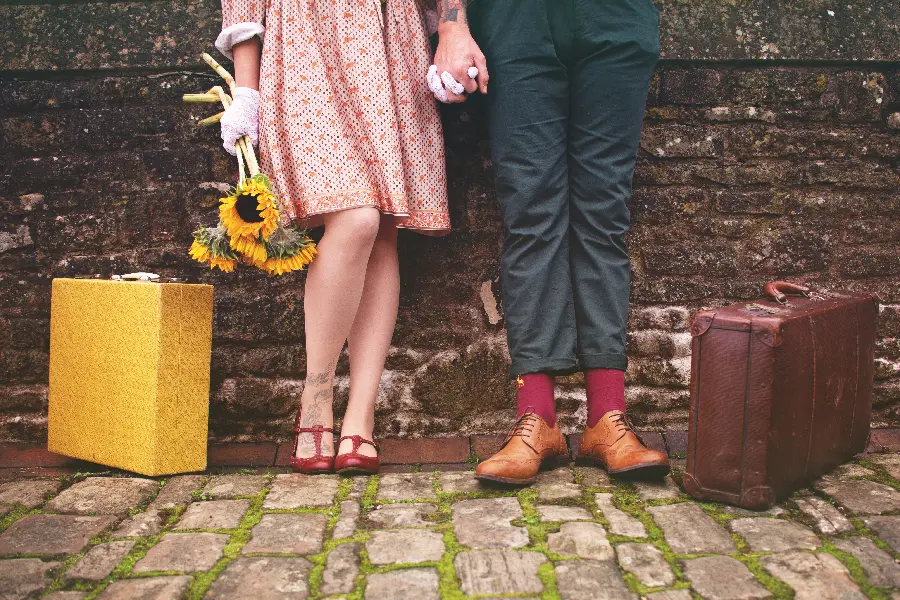 Faceless Romantic Image