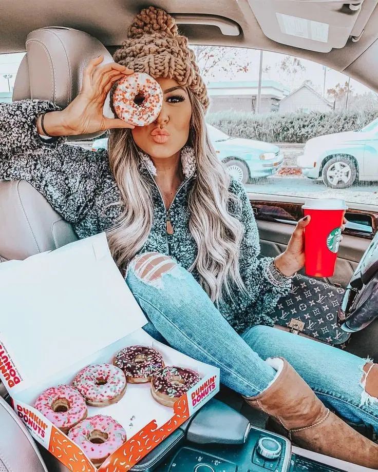 Download Girl in Car Image