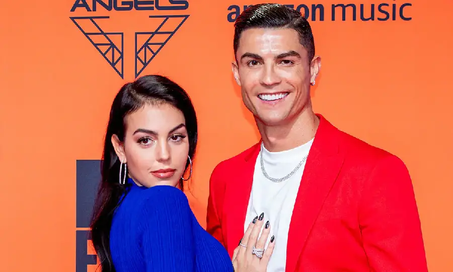Download Cristiano Ronaldo Photo - With Family