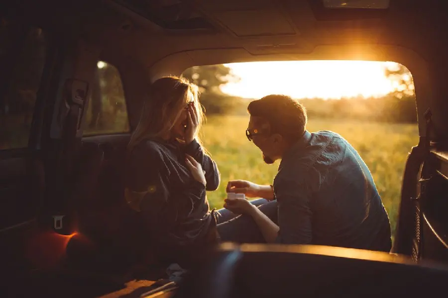 Romantic Couple Pose Idea