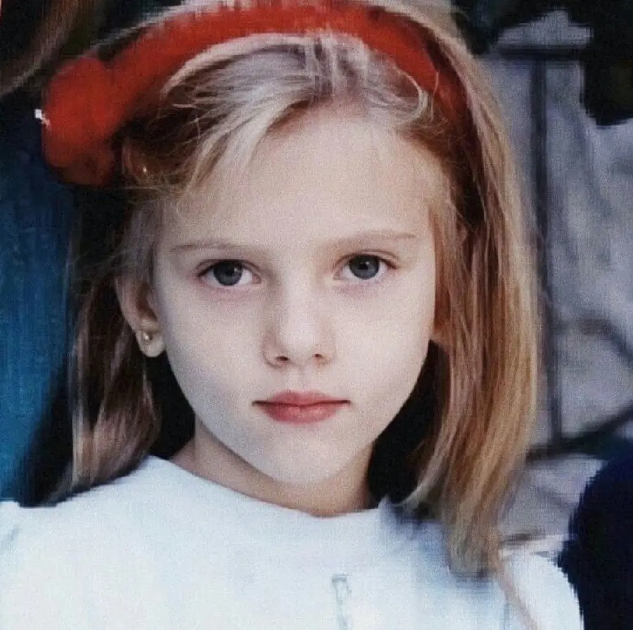 Photo of Scarlett Johansson as a Child
