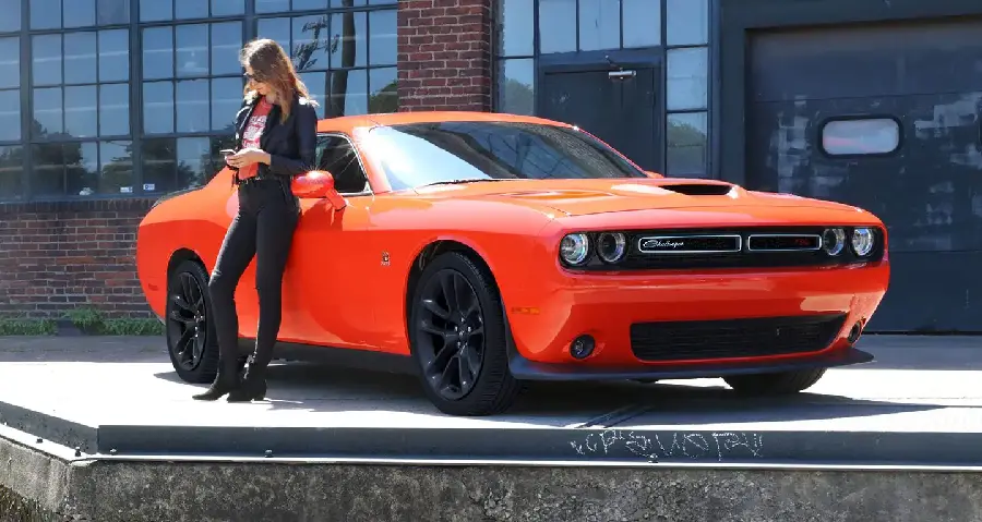 Old Dodge Challenger Photo