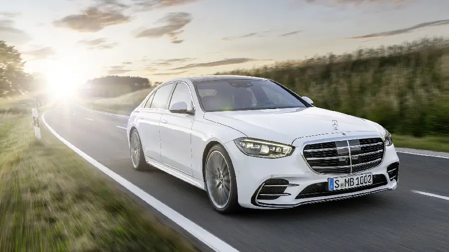 2025 Mercedes-Benz S-Class Images