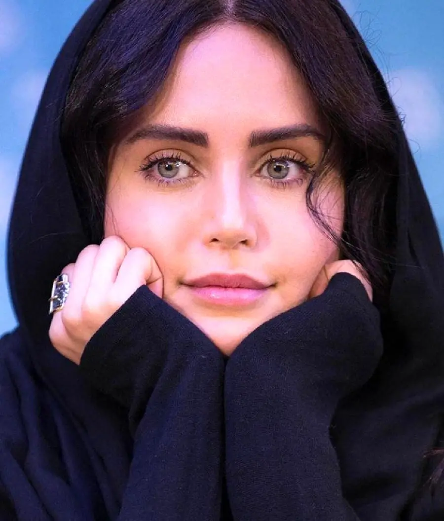 Download Images of Elnaz Shakerdost - Famous Iranian Actress