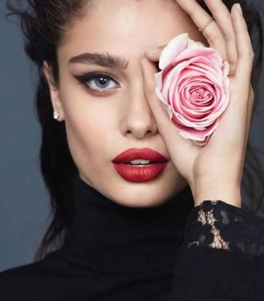 Taylor Hill Most Beautiful Global Model