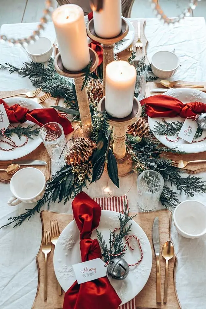 Download Wallpaper of Christmas Dining Table Decor