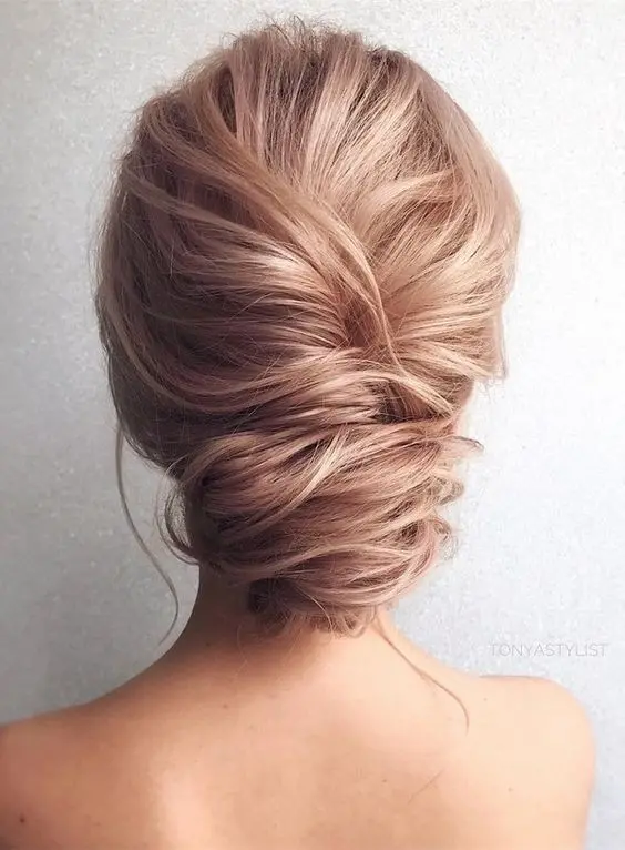 Simple Bridal Bun - Minimalist Wedding Hairstyle