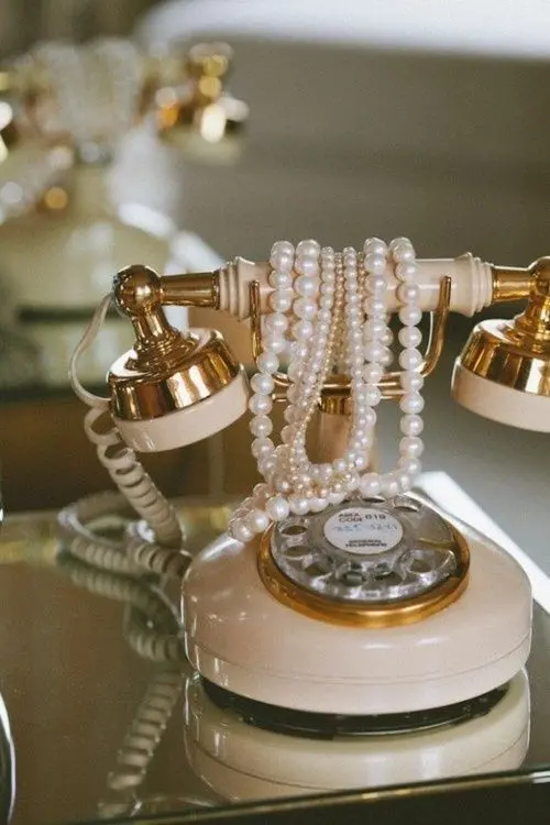 Download Decorative Old Phone Wallpaper