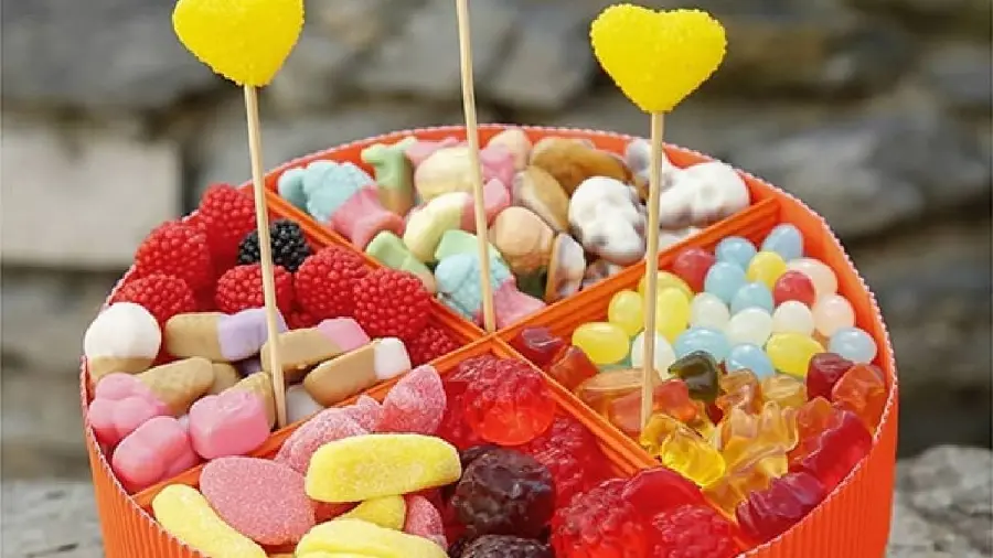 Download Image of Gummy Gift Box