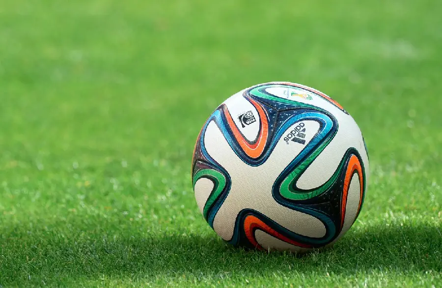 Photos and Specifications of Football Balls