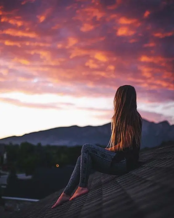 Download High-Quality Sad Girl Wallpaper - Perfect for Emotional Backgrounds