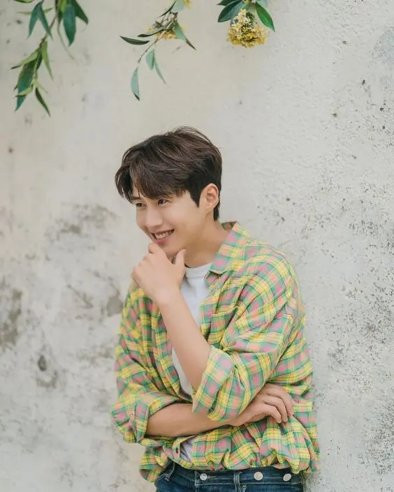 Photo of Korean Actor Kim Seon Ho