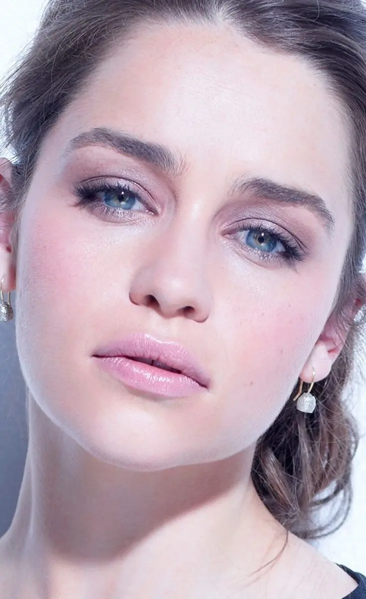 Download Photo of Emilia Clarke's Beautiful Eyes