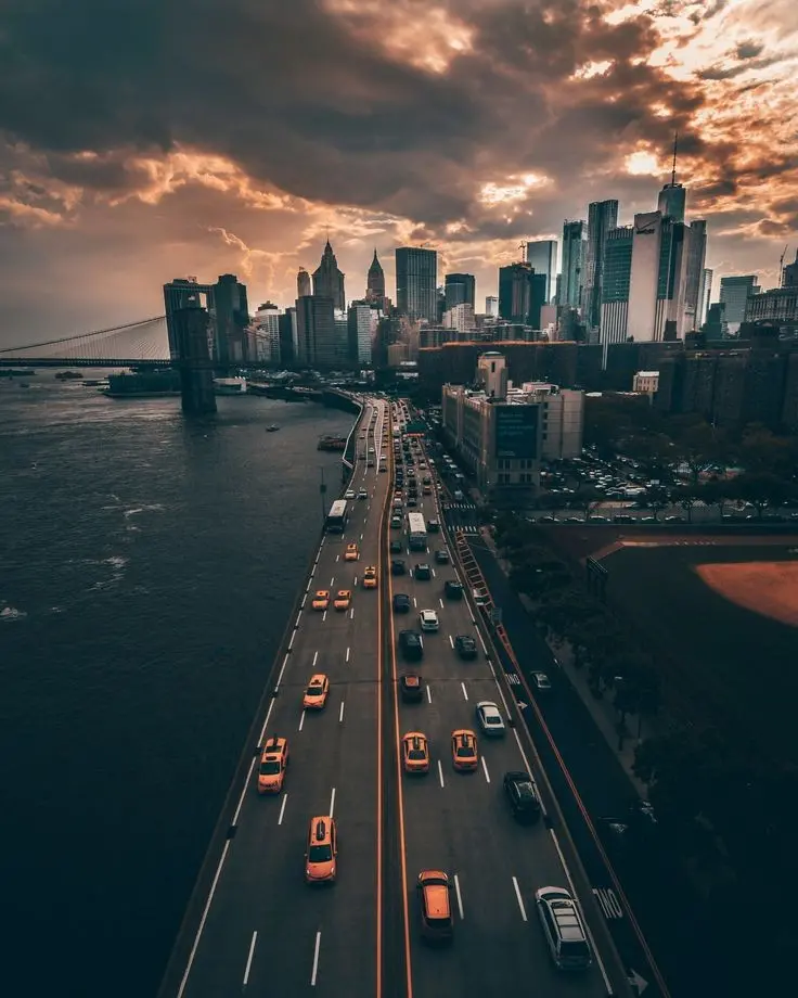 Download Busy Urban Road Wallpaper