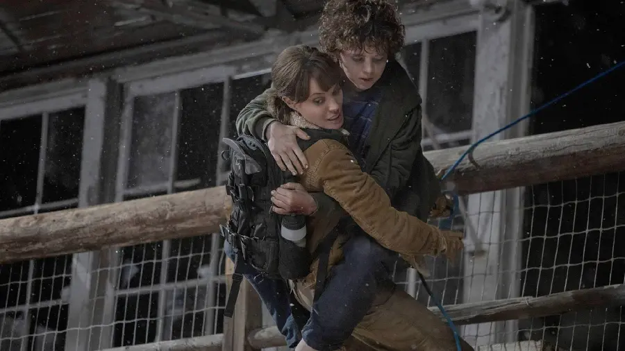 Angelina Jolie And Finn Little In Those Who Wish Me Dead