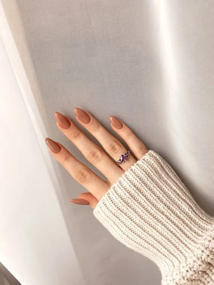 Download Simple Glossy Nail Polish Trend for Autumn 2021