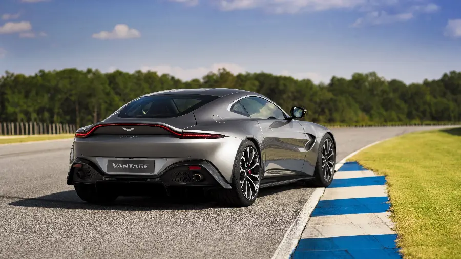 Aston Martin Supercar Photo