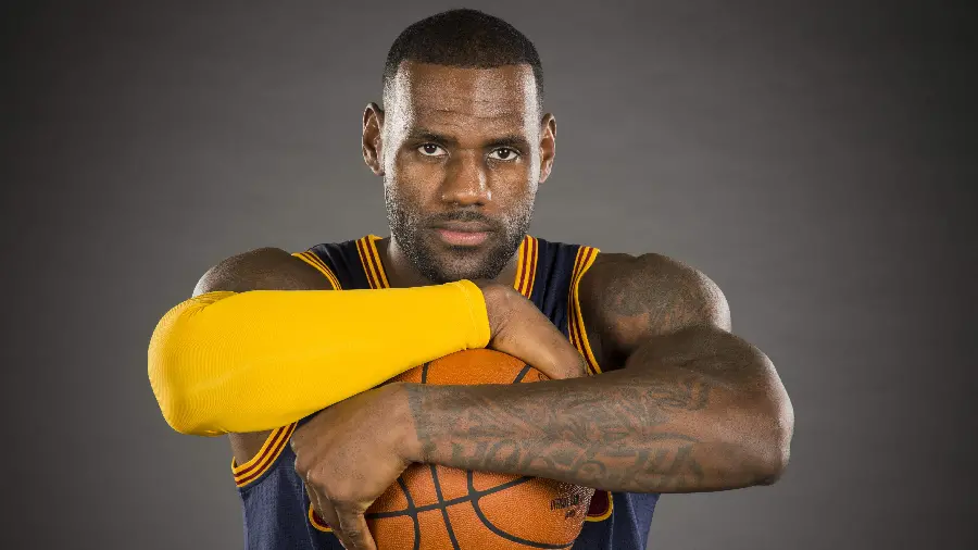 LeBron James Famous Basketball Player Photos