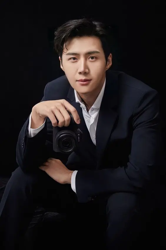 Attractive Photo of South Korean Actor Kim Seon Ho