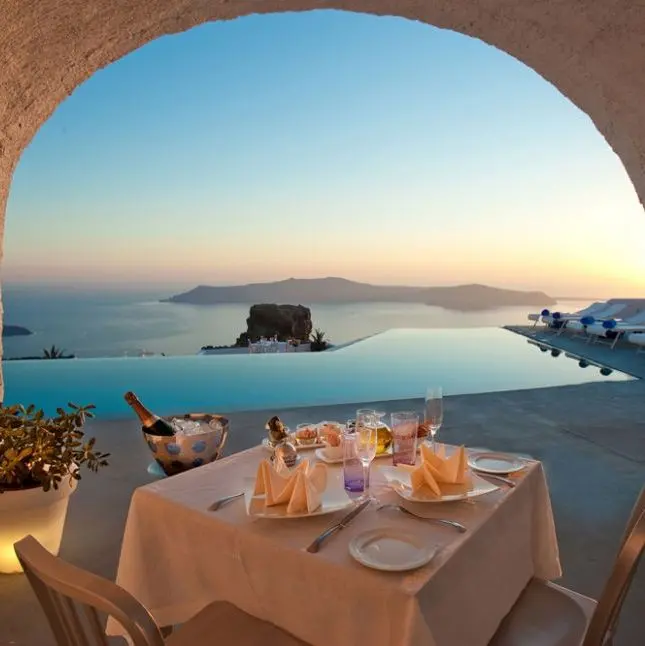 Honeymoon Photos in Santorini Island
