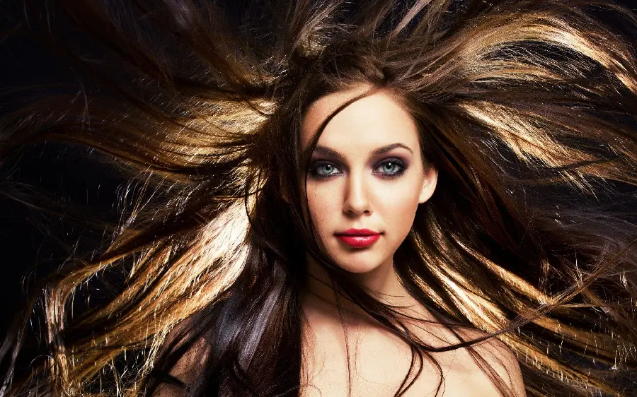 Stylish Poses for Showing Off Hairstyles