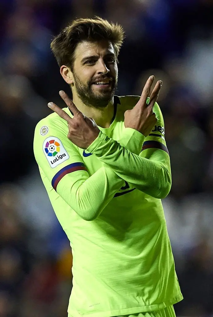Download Gerard Pique Background Image - FC Barcelona Defender